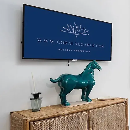 Stylish By Rocha Beach, Sleeps 5 * Portimão