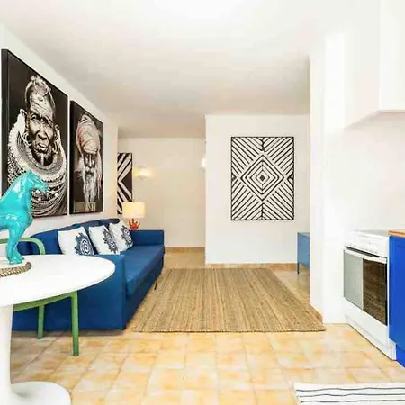 Beach & Pool Apt Steps From Praia Da Rocha *