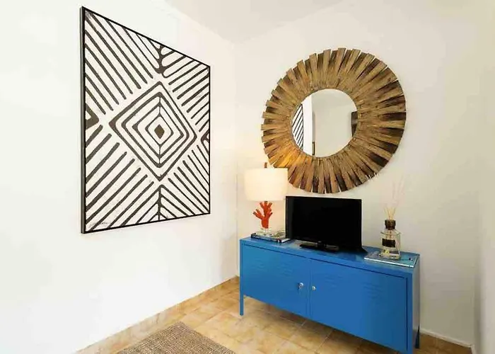 Daire Stylish By Rocha Beach, Sleeps 5 *