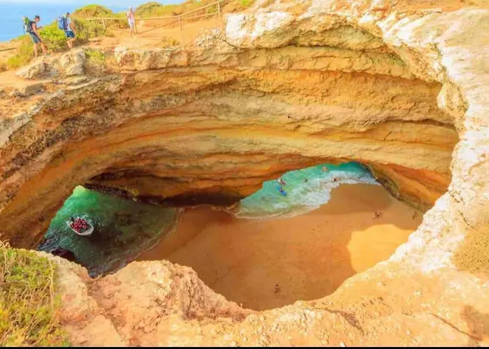 Stylish By Rocha Beach, Sleeps 5 Daire Portimão