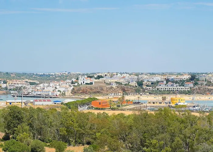 Daire Stylish By Rocha Beach, Sleeps 5 Portimão