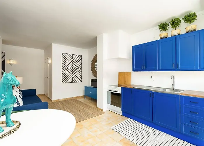 Daire Stylish By Rocha Beach, Sleeps 5 *