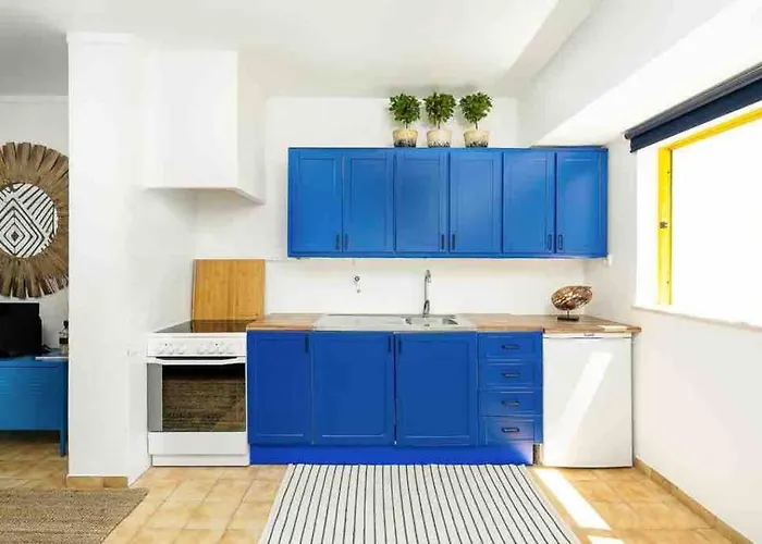 Daire Stylish By Rocha Beach, Sleeps 5 *